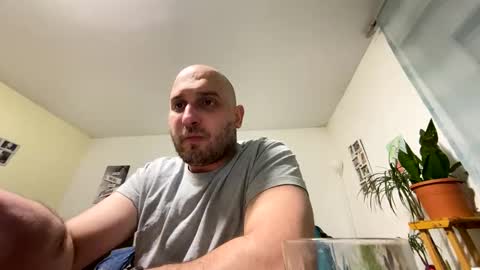 Snapshot of sta13 chatting on 04/02/26, 10:51 sta13 online show from 04/02/26, 10:51