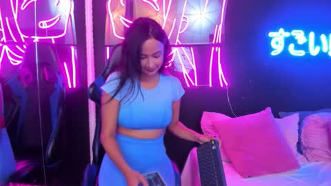 staarlightt online show from 11/15/25, 10:48