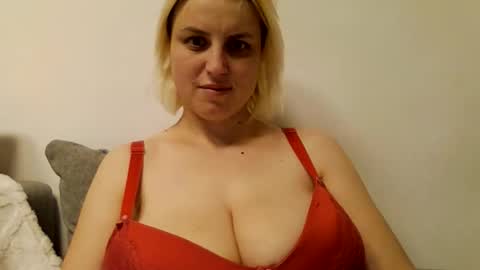 Amelly online show from 01/15/26, 10:02