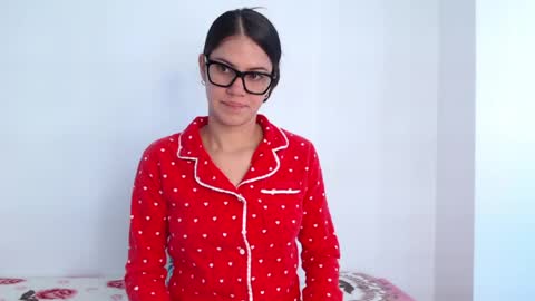 Snapshot of stacey_taylor7 chatting on 05/01/26, 12:32 stacey_taylor7 online show from 05/01/26, 12:32