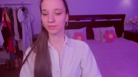 Snapshot of staceycutie chatting on 02/19/26, 05:42 StaceyCutie online show from 02/19/26, 05:42