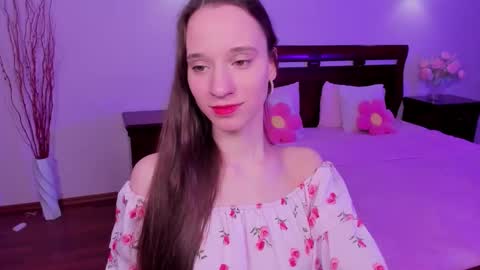 Snapshot of staceycutie chatting on 03/08/26, 05:28 StaceyCutie online show from 03/08/26, 05:28