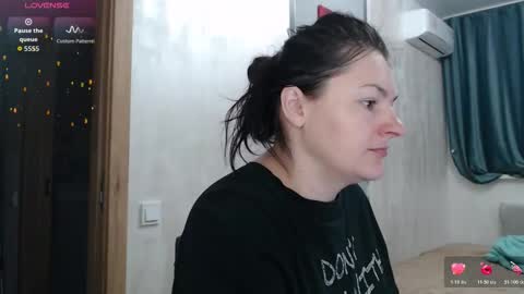 Snapshot of stacy_davise chatting on 11/06/25, 07:04 STACY online show from 11/06/25, 07:04