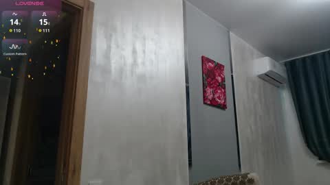 Snapshot of stacy_davise chatting on 12/14/25, 08:09 STACY online show from 12/14/25, 08:09