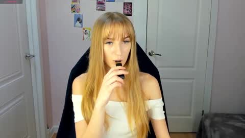 Snapshot of stacy_riiver chatting on 12/23/24, 08:11 Stacy Mon Tue Wed Thu Fri Sun GMT GMT 3 1000am - 0400pm  online show from 12/23/24, 08:11