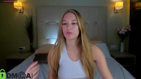 Snapshot of stacy_riiver chatting on 09/19/25, 09:11 Stacy Mon Tue Wed Thu Fri Sun GMT GMT 3 1000am - 0400pm  online show from 09/19/25, 09:11