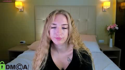 Snapshot of stacy_riiver chatting on 09/24/25, 07:55 Stacy Mon Tue Wed Thu Fri Sun GMT GMT 3 1000am - 0400pm  online show from 09/24/25, 07:55