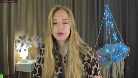 Snapshot of stacy_riiver chatting on 10/12/25, 09:19 Stacy Mon Tue Wed Thu Fri Sun GMT GMT 3 1000am - 0400pm  online show from 10/12/25, 09:19