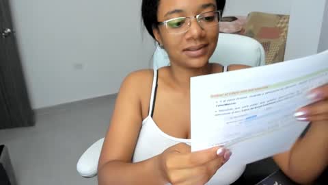 Snapshot of stacy_woods chatting on 02/20/25, 01:46 Zulma Yisset online show from 02/20/25, 01:46