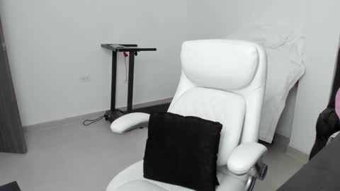 Zulma Yisset online show from 10/25/25, 02:19