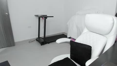 Zulma Yisset online show from 10/28/25, 02:04