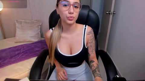 Stacy Conner online show from 11/27/25, 06:32