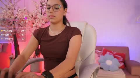 stacycooper_ online show from 04/22/26, 07:26