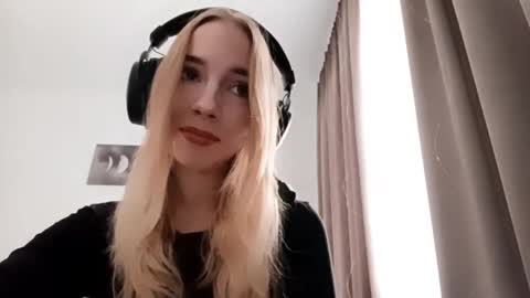 Snapshot of stacyscholle chatting on 02/07/26, 06:39 Mila online show from 02/07/26, 06:39