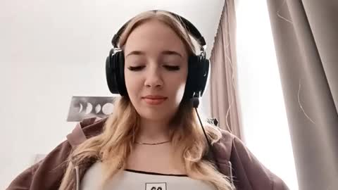 Snapshot of stacyscholle chatting on 02/16/26, 06:09 Mila online show from 02/16/26, 06:09