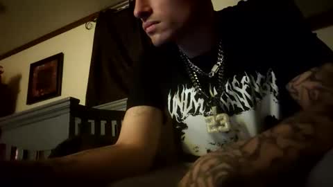Snapshot of staightupdownbad chatting on 01/08/26, 04:26 Straightupdownbad online show from 01/08/26, 04:26