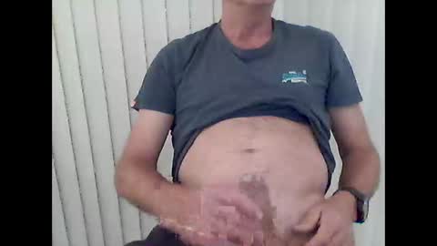 Snapshot of stanley1923308 chatting on 10/05/25, 09:34 stanley1923308 online show from 10/05/25, 09:34