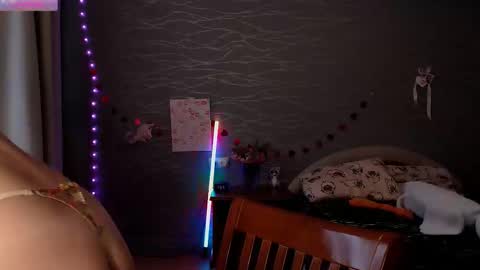 Snapshot of star_and_jane_ chatting on 03/06/25, 09:25 star_and_jane_ online show from 03/06/25, 09:25