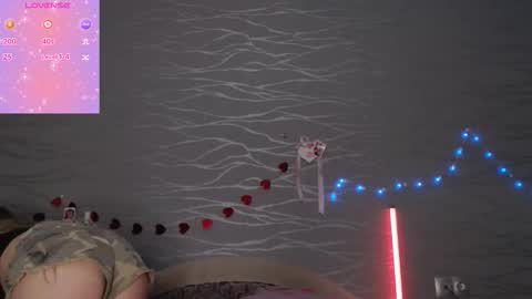 Snapshot of star_and_jane_ chatting on 10/01/25, 04:02 star_and_jane_ online show from 10/01/25, 04:02