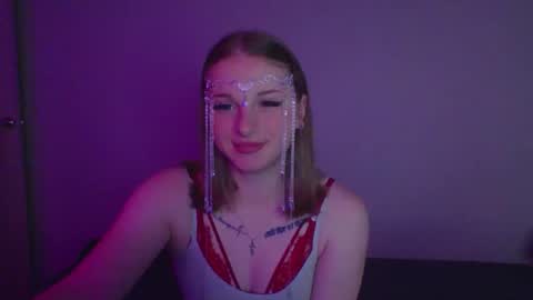 Snapshot of star_girlish chatting on 10/14/25, 06:31 star_girlish online show from 10/14/25, 06:31