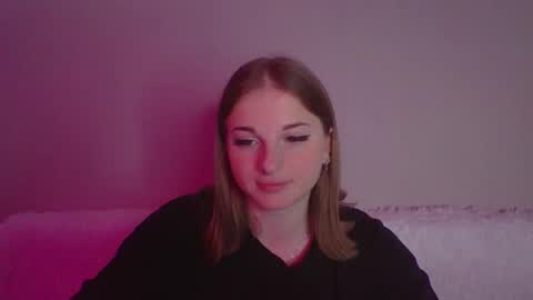 Snapshot of star_girlish chatting on 10/25/25, 07:41 star_girlish online show from 10/25/25, 07:41