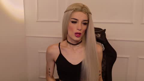 Snapshot of star_storm chatting on 02/08/25, 12:17 star_storm online show from 02/08/25, 12:17