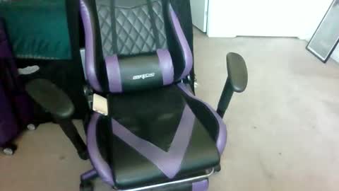 Snapshot of starella___saxxxton chatting on 10/16/25, 05:03 starella___saxxxton online show from 10/16/25, 05:03