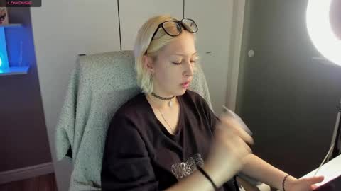 Kate online show from 05/15/26, 08:38