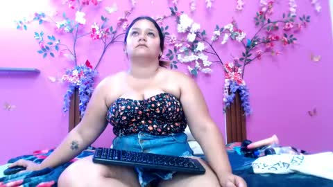 Snapshot of starfishanal21 chatting on 04/27/26, 08:40 alejandra online show from 04/27/26, 08:40