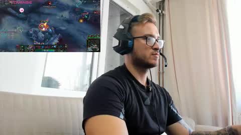 Marius online show from 11/21/25, 08:57