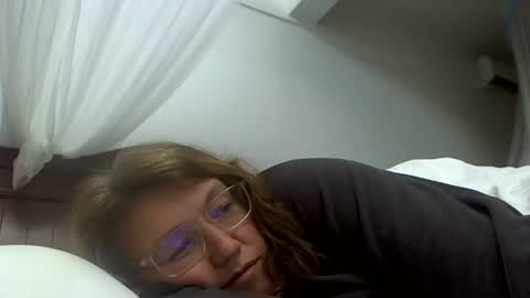 Snapshot of starlagurl chatting on 03/10/25, 04:25 starlagurl online show from 03/10/25, 04:25