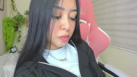 Snapshot of starlie_ chatting on 03/08/25, 12:11 Alisson online show from 03/08/25, 12:11