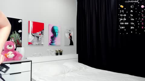 Caroline online show from 02/04/25, 05:53