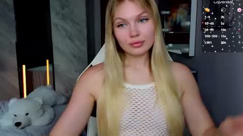 Snapshot of starlight_2004 chatting on 07/16/26, 08:53 Caroline online show from 07/16/26, 08:53
