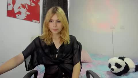 starmoonly online show from 11/30/25, 10:25