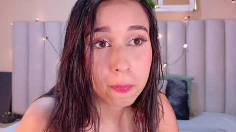 Snapshot of starrmoon__ chatting on 06/23/26, 02:53 M O O N online show from 06/23/26, 02:53