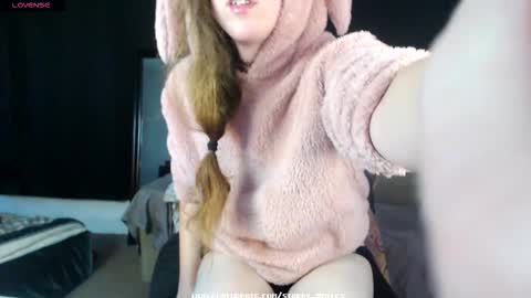 Snapshot of starry_smiles chatting on 10/15/25, 10:32 Starry online show from 10/15/25, 10:32