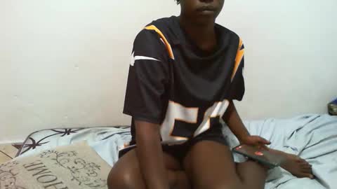 Snapshot of starry_sweetie chatting on 09/17/25, 10:00 sweetgirl online show from 09/17/25, 10:00