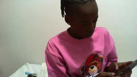 Snapshot of starry_sweetie chatting on 10/12/25, 04:17 sweetgirl online show from 10/12/25, 04:17