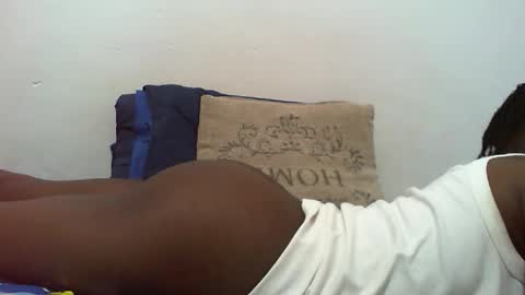 Snapshot of starry_sweetie chatting on 10/17/25, 08:11 sweetgirl online show from 10/17/25, 08:11
