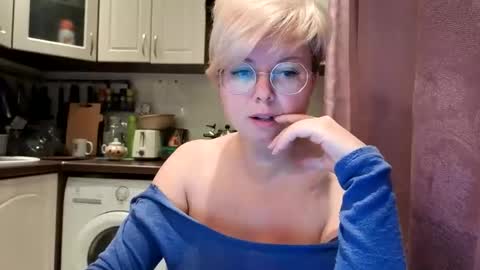 Stasya online show from 10/15/25, 01:17