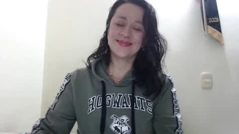 Snapshot of steel_girl chatting on 10/31/25, 01:39 Luna Fox online show from 10/31/25, 01:39