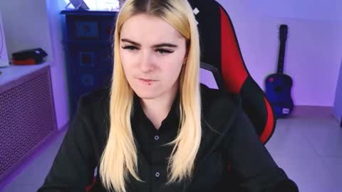 stef_nicks online show from 09/18/25, 09:11