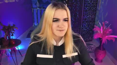 stef_nicks online show from 10/03/25, 09:06