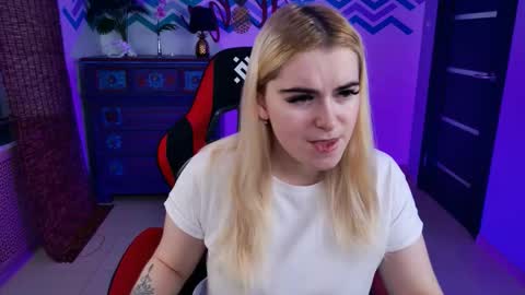 stef_nicks online show from 11/23/25, 09:09