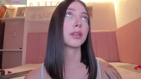 Stefa Gomez  online show from 10/27/25, 01:15