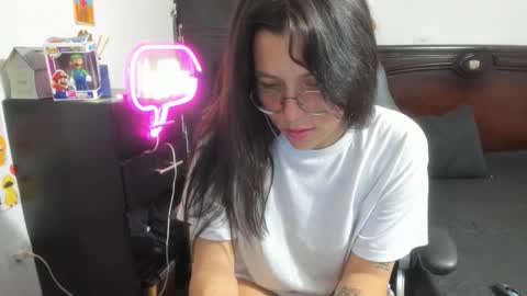 Snapshot of stefan_litleee chatting on 01/10/26, 01:29 julieth-cancer online show from 01/10/26, 01:29