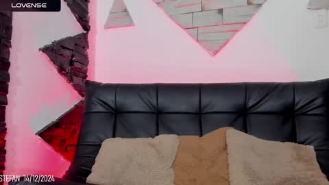 Snapshot of stefan_wonder_ chatting on 12/14/24, 04:52 Wonder online show from 12/14/24, 04:52