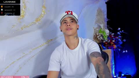 Snapshot of stefan_wonder_ chatting on 12/24/24, 02:22 Wonder online show from 12/24/24, 02:22