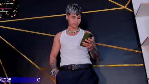 Snapshot of stefan_wonder_ chatting on 01/04/25, 03:39 Wonder online show from 01/04/25, 03:39